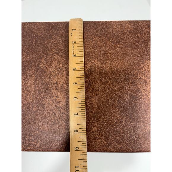 Bradex Seasons Cabinet Plates Cats Friends Etc Porcelain 7.75” Lot Of 7 & Case - Picture 13 of 13